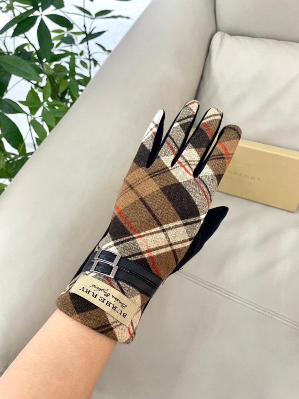 Burberry Plaid Wool Gloves with Buckle Detail - Picture 5 of 8